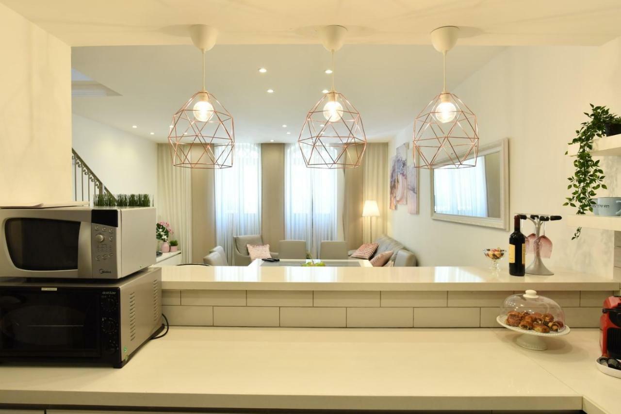 Saidoff, Amazing 4 Bedroom 3 Bath In City Center, Pool, Parking!!! Jeruzalém Exteriér fotografie