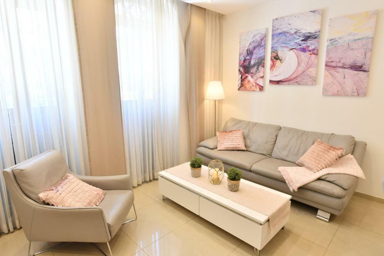 Saidoff, Amazing 4 Bedroom 3 Bath In City Center, Pool, Parking!!! Jeruzalém Exteriér fotografie
