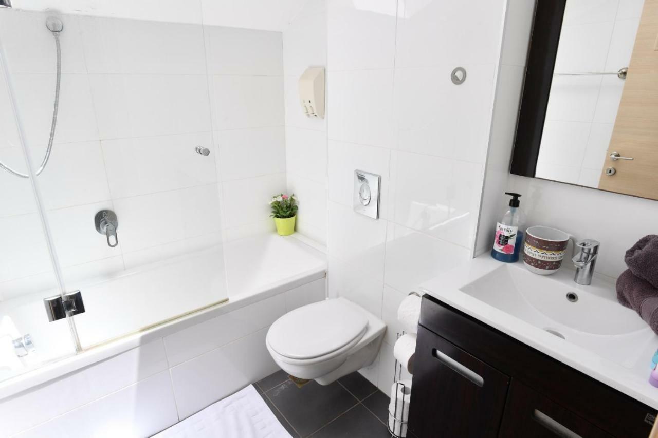 Saidoff, Amazing 4 Bedroom 3 Bath In City Center, Pool, Parking!!! Jeruzalém Exteriér fotografie