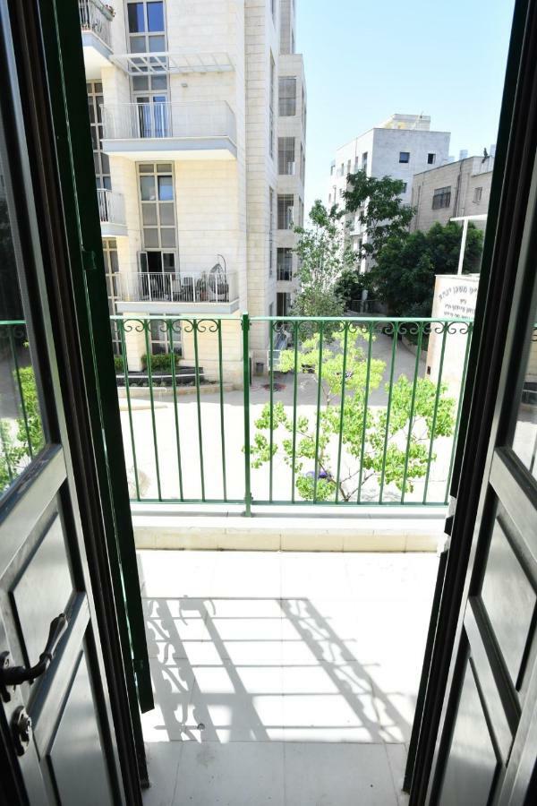 Saidoff, Amazing 4 Bedroom 3 Bath In City Center, Pool, Parking!!! Jeruzalém Exteriér fotografie