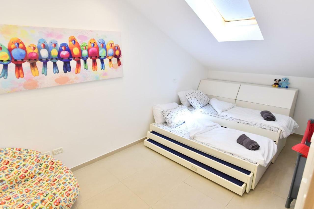 Saidoff, Amazing 4 Bedroom 3 Bath In City Center, Pool, Parking!!! Jeruzalém Exteriér fotografie