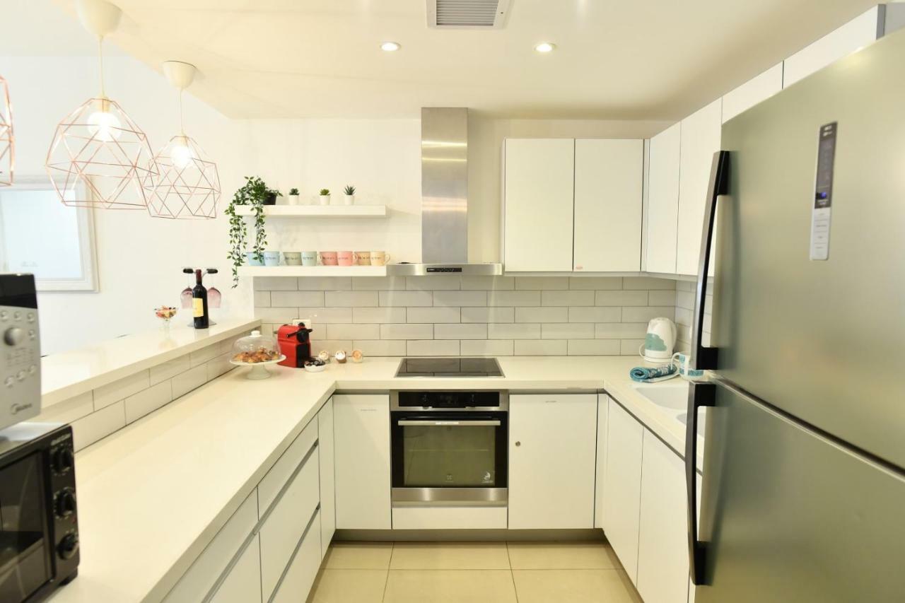 Saidoff, Amazing 4 Bedroom 3 Bath In City Center, Pool, Parking!!! Jeruzalém Exteriér fotografie
